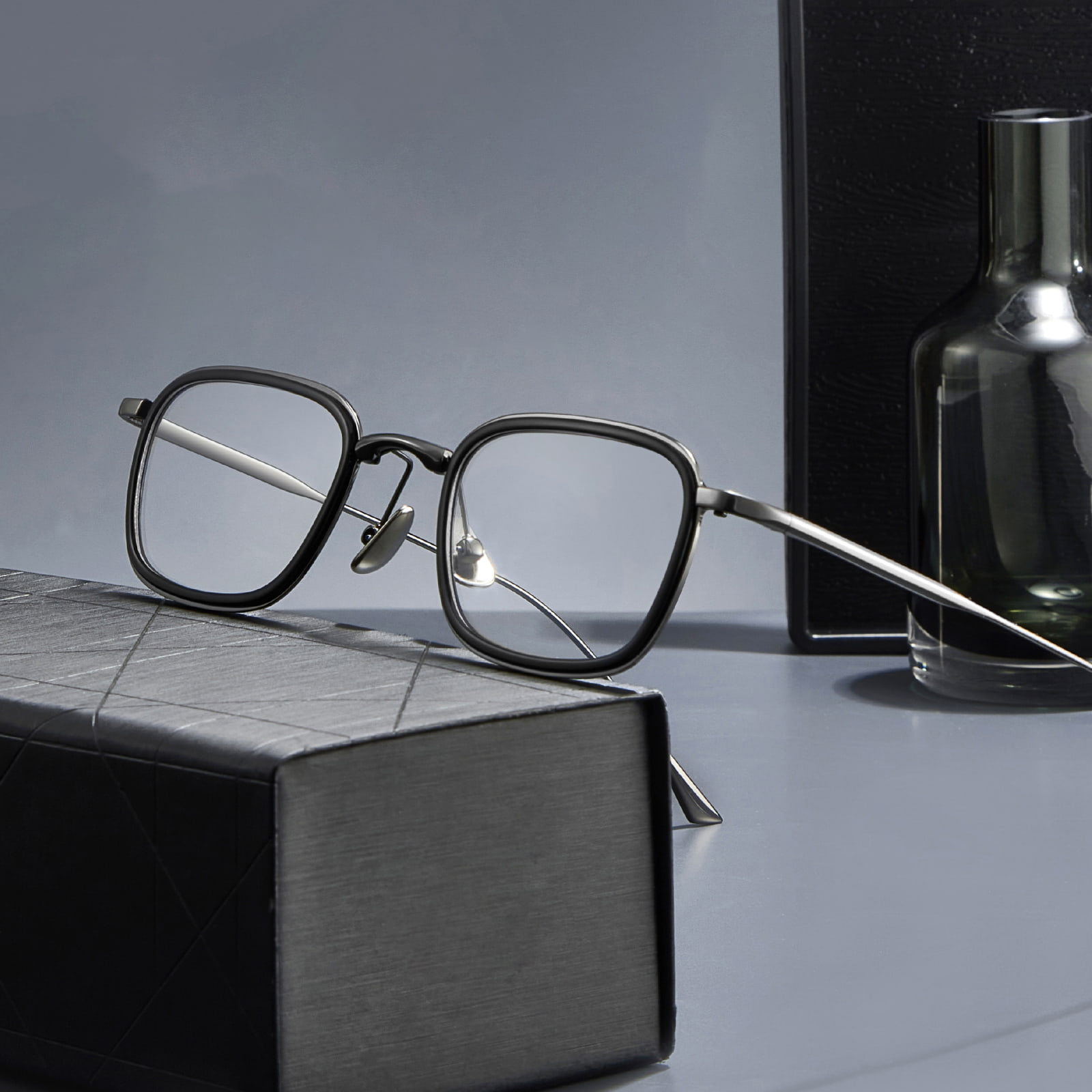 19052 Japanese Style Pressure-Free Natatanging Pure Titanium na Salamin