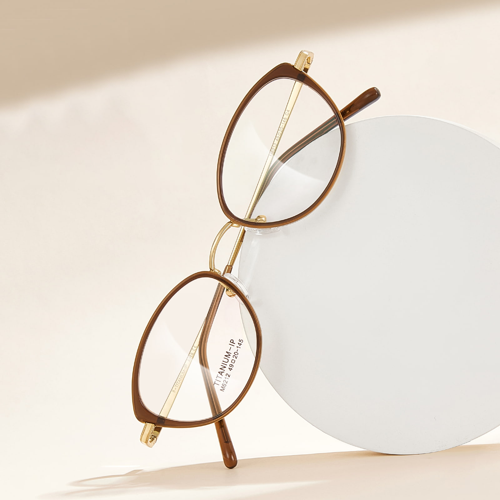 M6212 Malapad na Rimmed Soft Curve β Titanium Salamin
