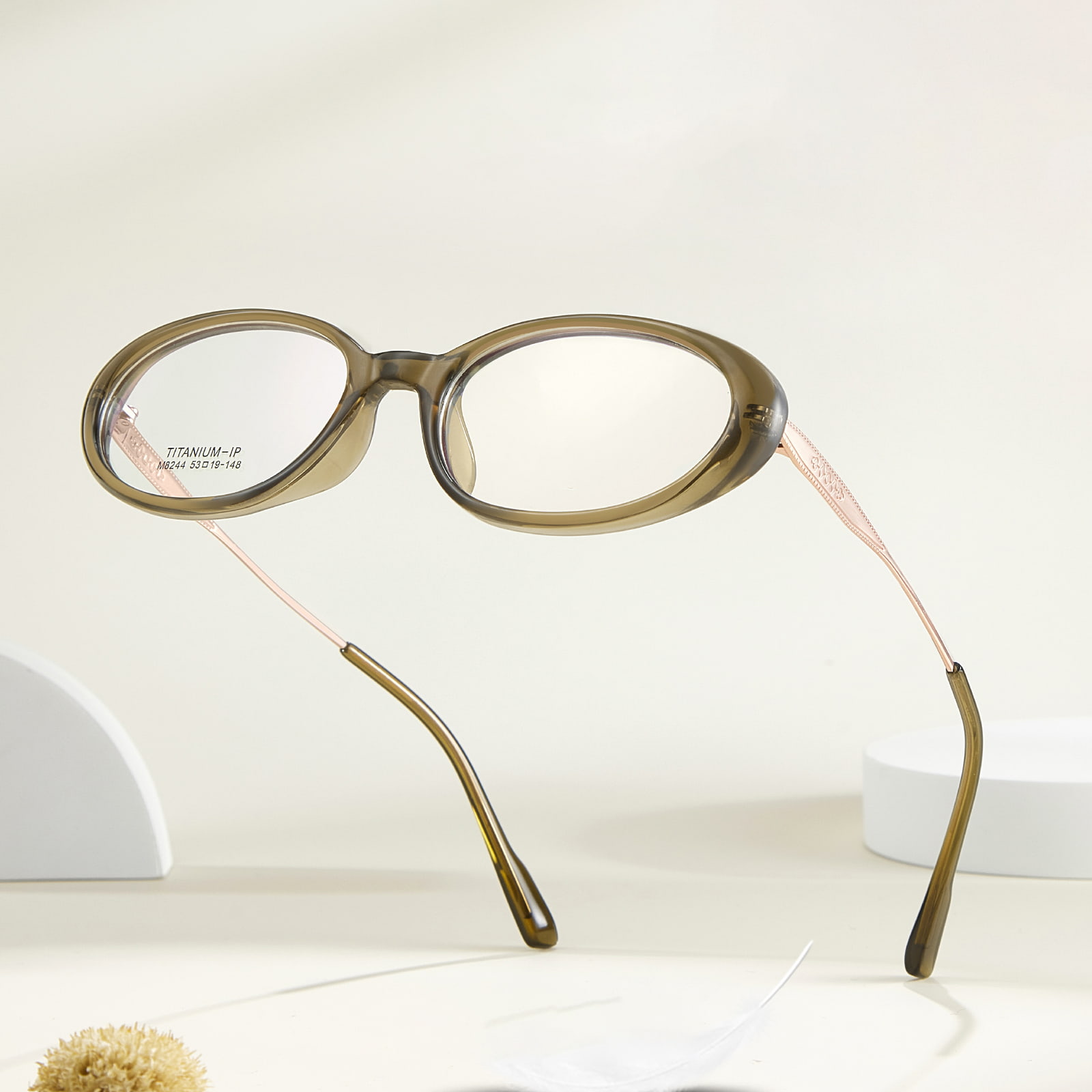 M8244 Oval Wide-Rim Corrosion Resistant β Titanium Salamin